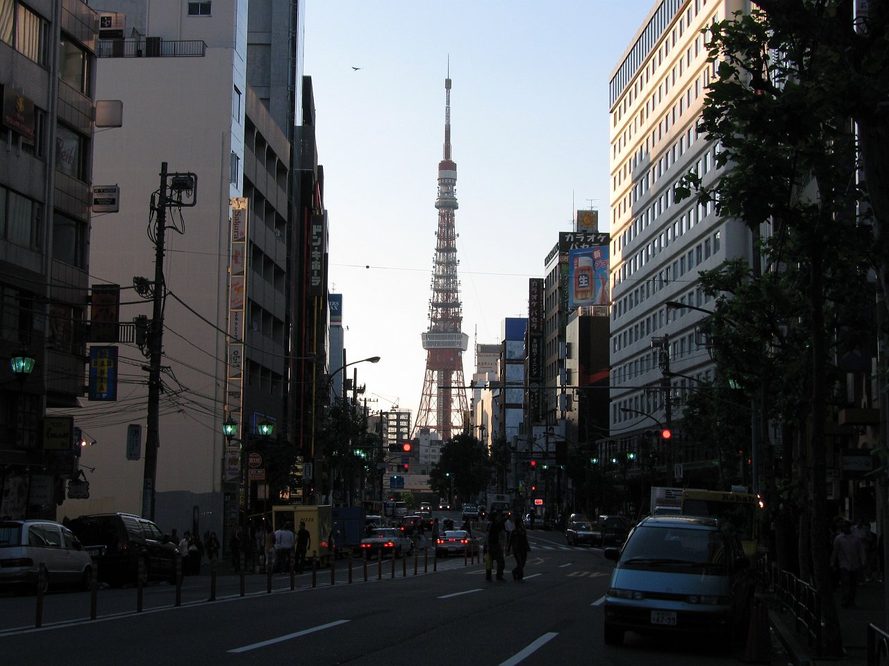 tokyo towering.jpg